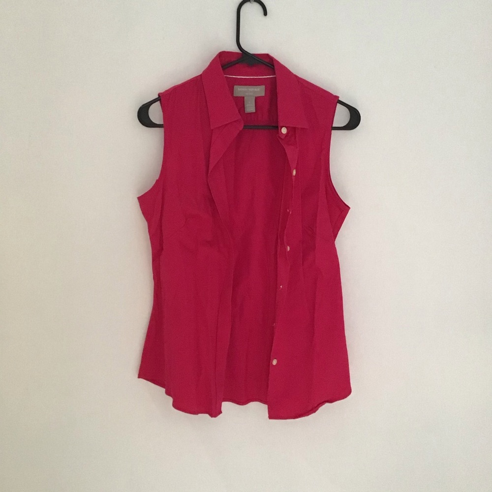 💕3/$15 💕 Pink banana republic button up